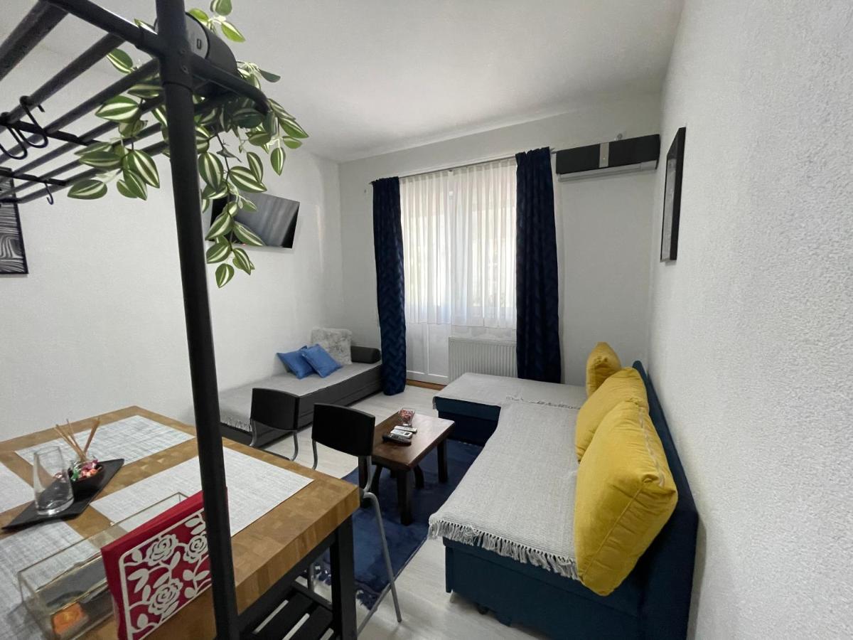 Guest House Mylan Licko Petrovo Selo Exterior foto