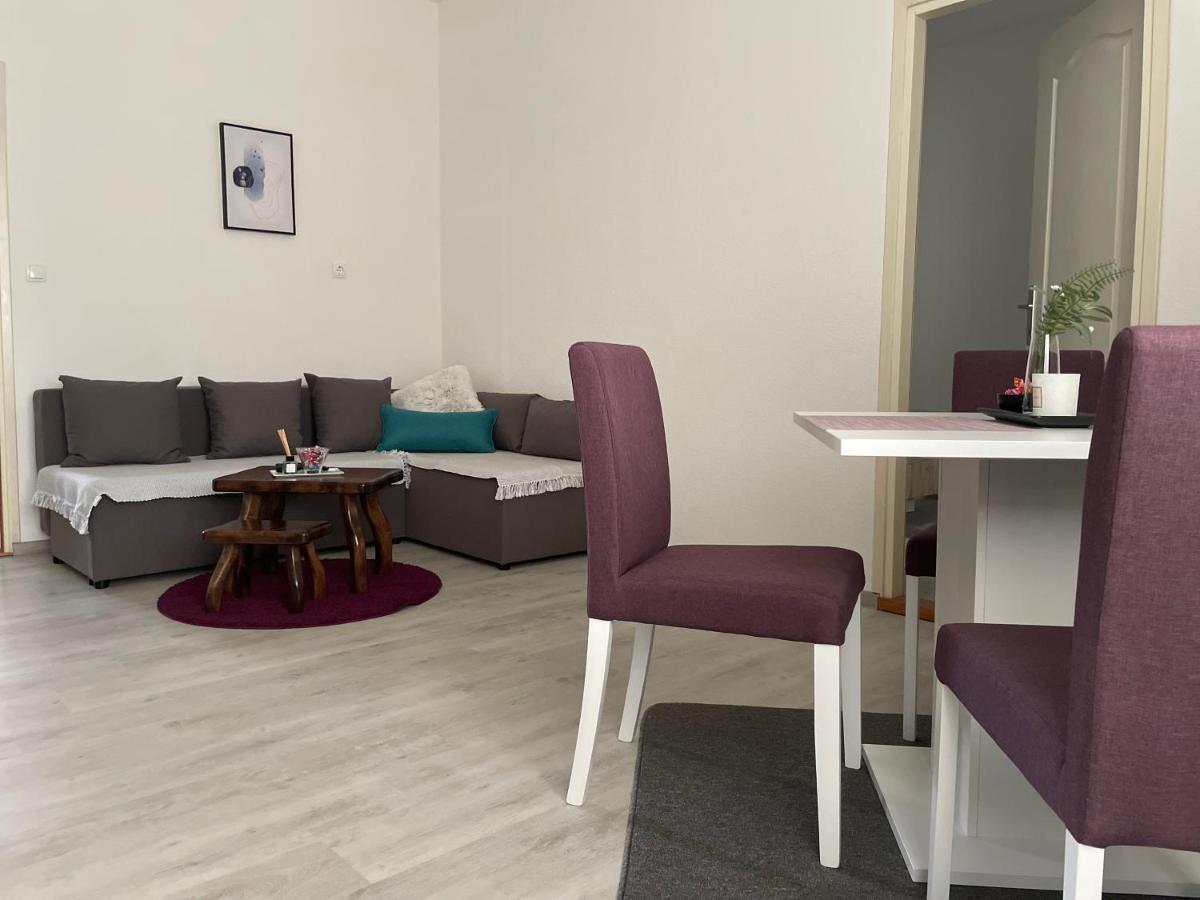 Guest House Mylan Licko Petrovo Selo Exterior foto